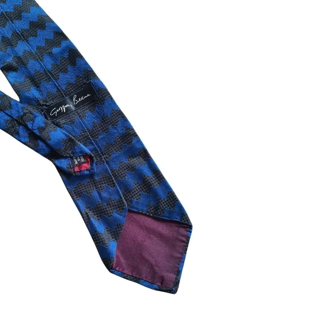 Elegant Blue and Black Chevron Men's Tie